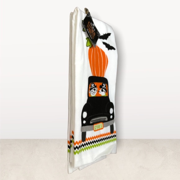 HOST PICK 🎃 Halloween Pirate Cat & Dog In Old Timey Truck Kitchen Hand Towels - Picture 3 of 5